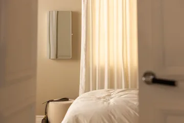 Rogue Smyckesskåp med Spegel - Vit - Products - Förvaring - Småförvaring - Smyckesförvaring - Smyckesställ & smyckesskrin