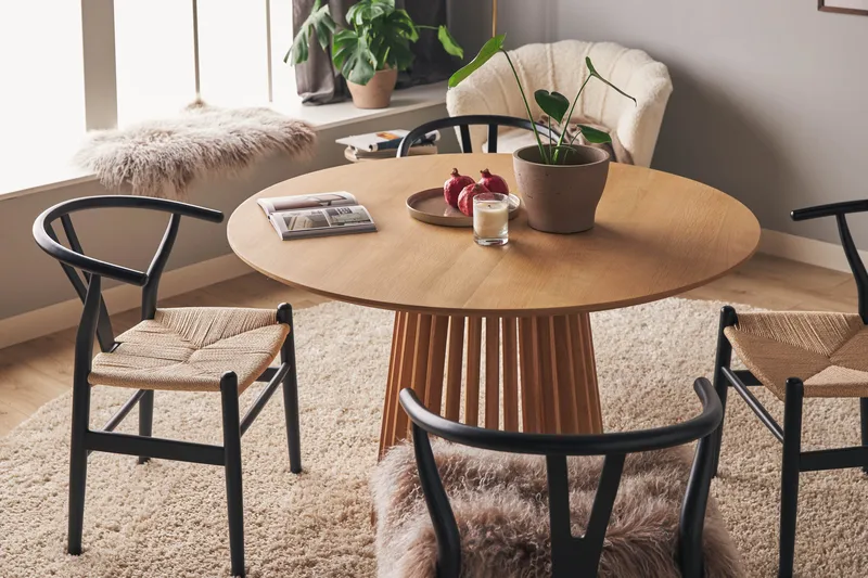 Peyra Matbord 120  cm Runt Ek - Natur - Products - Möbler - Bord & matgrupp - Matbord & köksbord