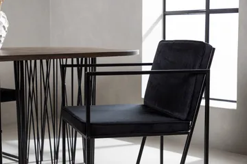 Stone Matgrupp 220 cm Oval med 4 Richmond stolar - Svart - Products - Möbler - Bord & matgrupp - Matgrupp