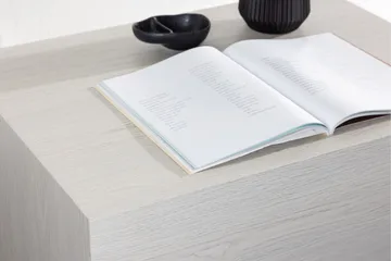 York Soffbord 80x60 cm - Whitewash - Products - Möbler - Bord & matgrupp - Soffbord