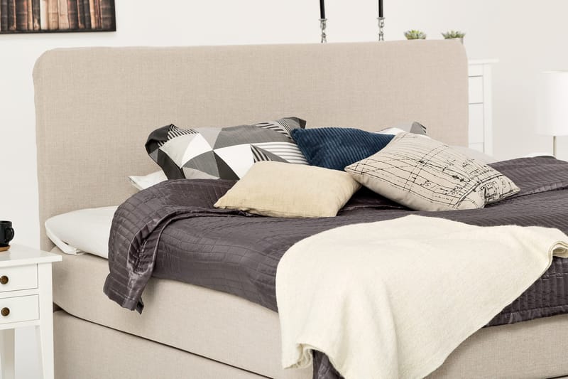 Dolly Kontinentalsäng 210x210 cm - Beige - Products - Möbler - Säng - Kontinentalsäng