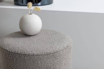 Benji Sittpuff - Greige - Products - Möbler - Fåtölj & stolar - Pall & puff - Sittpuff