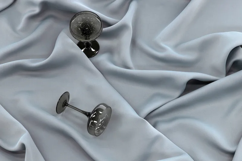 Evelyn Gardin 135x240 cm - Ljusgrå - Products - Textil & mattor - Gardiner - Gardinlängder - Kanallängd