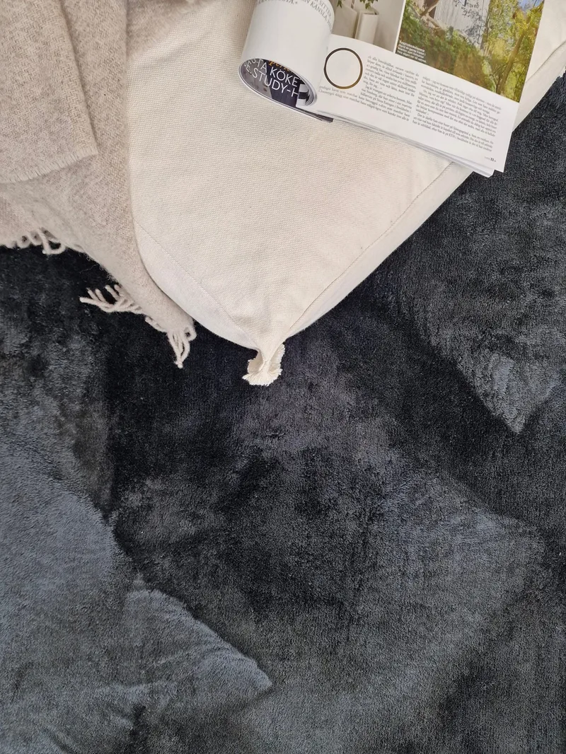 Cozy Ryamatta 133x190 cm Rektangulär - Svart - Products - Textil & mattor - Matta - Modern matta - Ryamatta