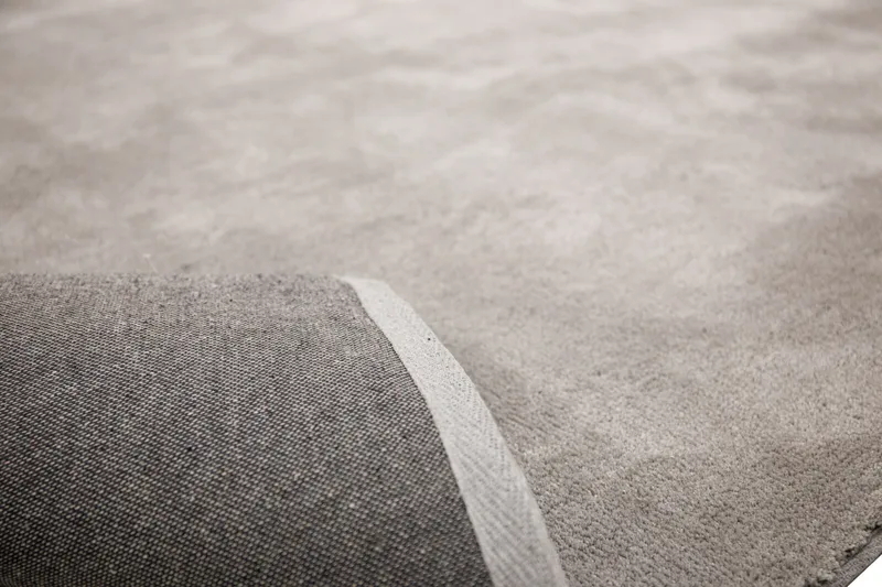 Undra Viskos-look Matta 170x240 - Silver - Products - Textil & mattor - Matta - Modern matta - Viskosmatta & konstsilkesmatta