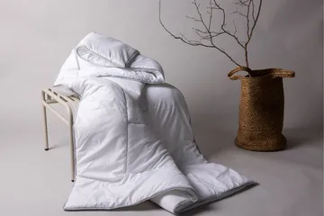Alice Duvet - Vit - Products - Textil & mattor - Sängkläder - Täcke