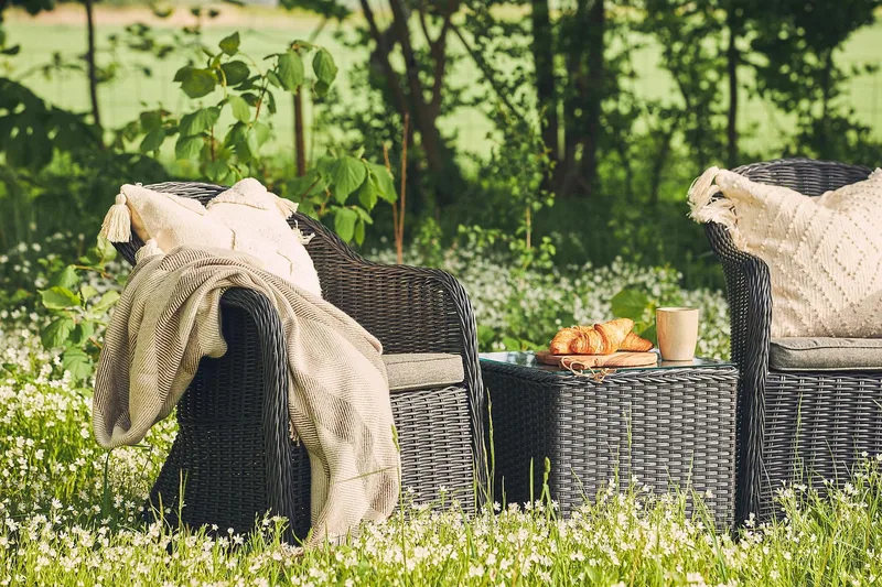 Marcus Light Utefåtölj med Dyna – Loungefåtölj i Konstrotting för Utemöbler - Svart - Products - Utemöbler & utemiljö - Loungemöbler - Loungestol utomhus