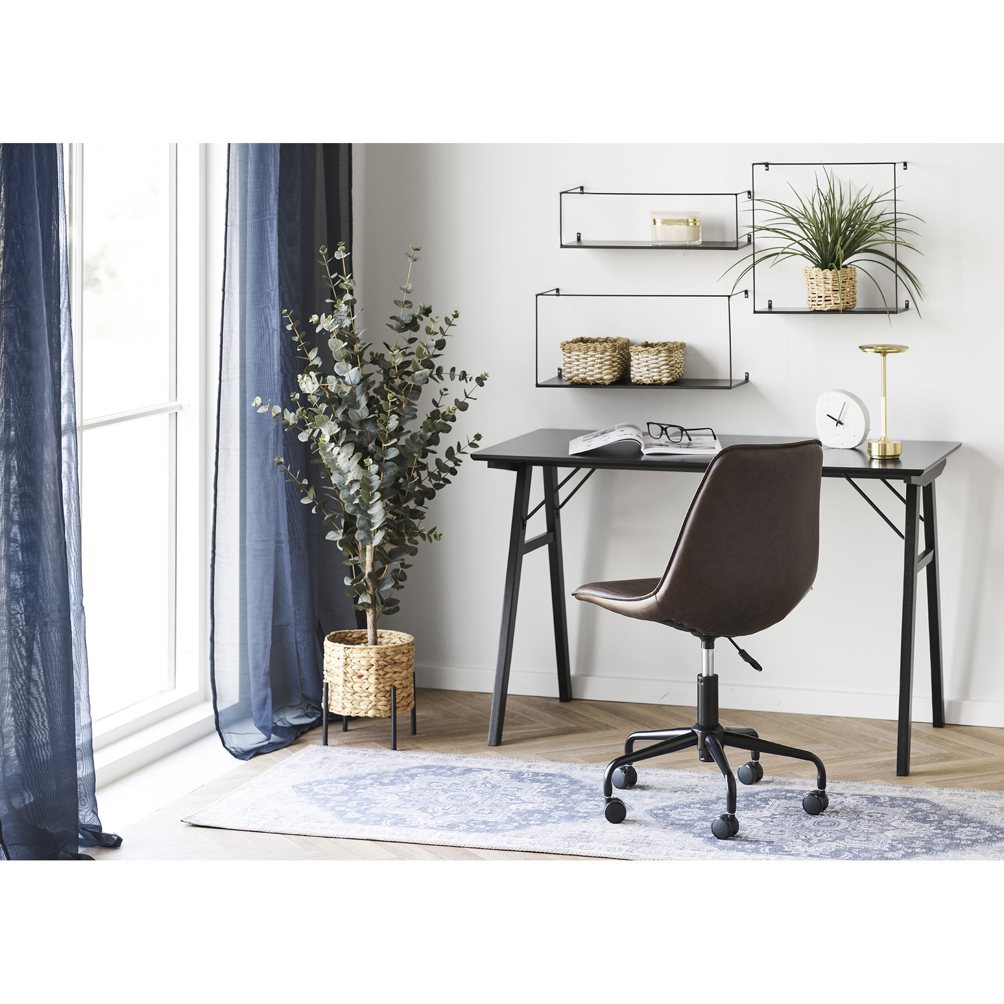 Vojens skrivbord 120 x 60 cm - Svart Vojens skrivbord 120 x 60 cm - Svart