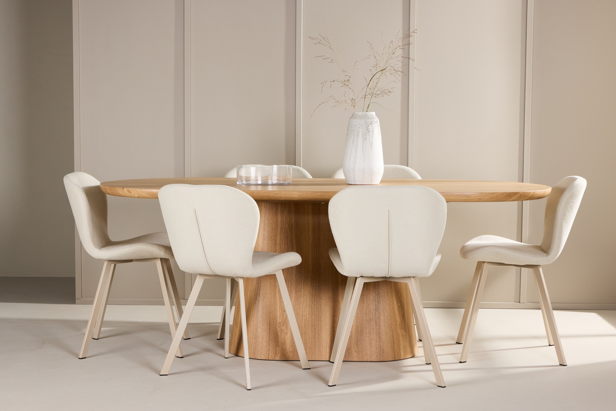 Matbord Stj�rn� med 6 st Lilja stolar - Beige + 4.00 x M�beltassar