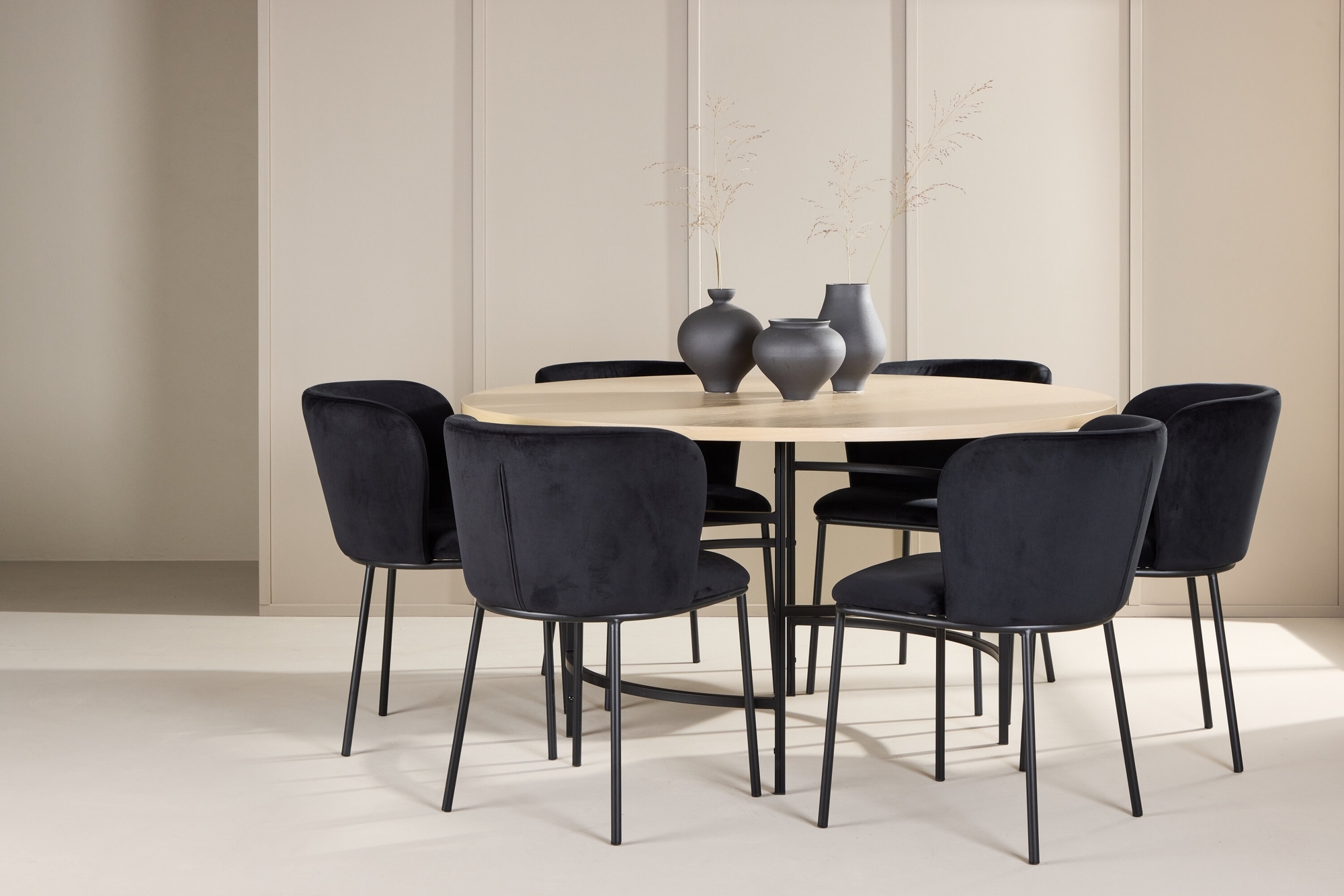 Matbord Copenhagen med 6 st Edina stolar - Svart/whitewash + 4.00 x Möbeltassar Matbord Copenhagen med 6 st Edina stolar - Svart/whitewash + 4.00 x Möbeltassar