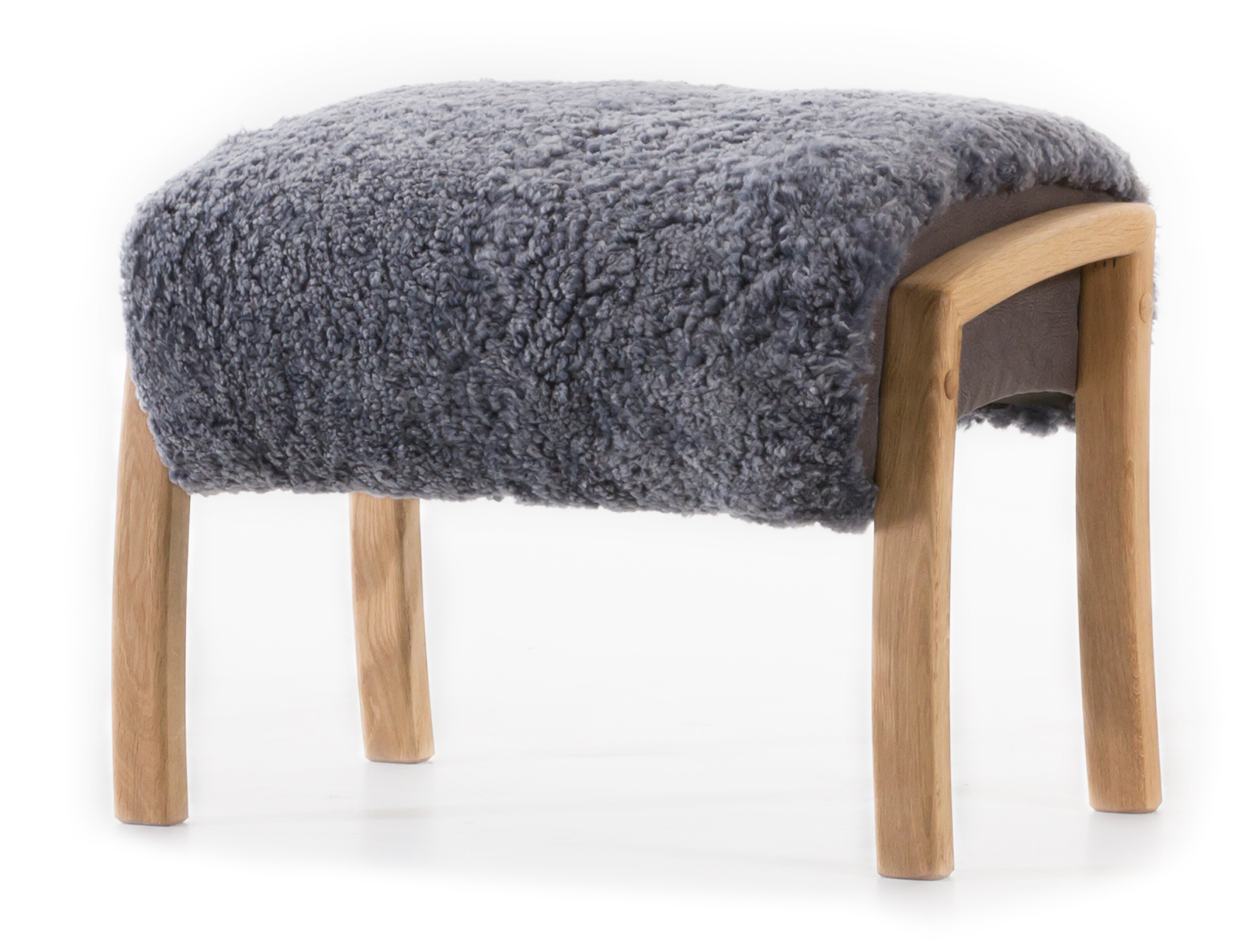 Sune voetenbank in geolied eikenhout - Lichtgrijze schapenvacht