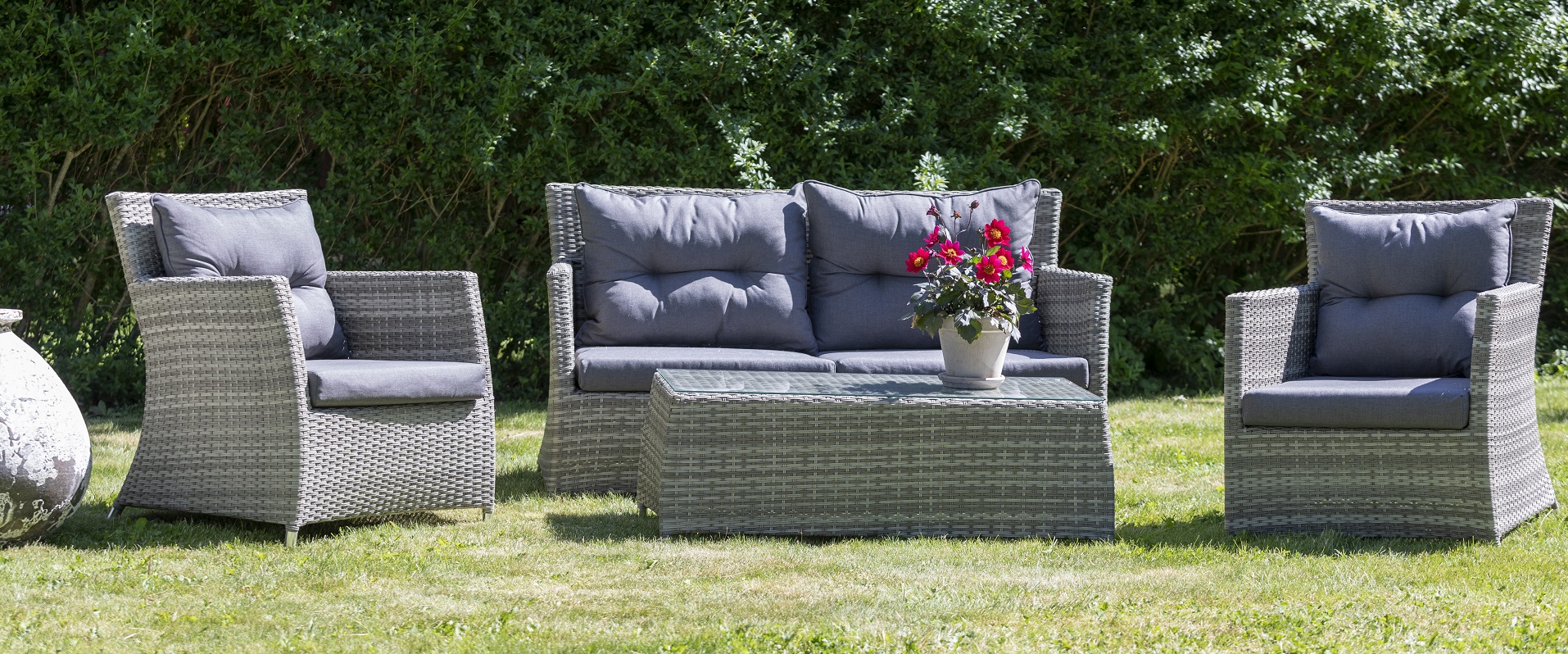 Ballingsl�v Lyx utegrupp: soffa, f�t�ljer och bord - Ljusgr� konstrotting