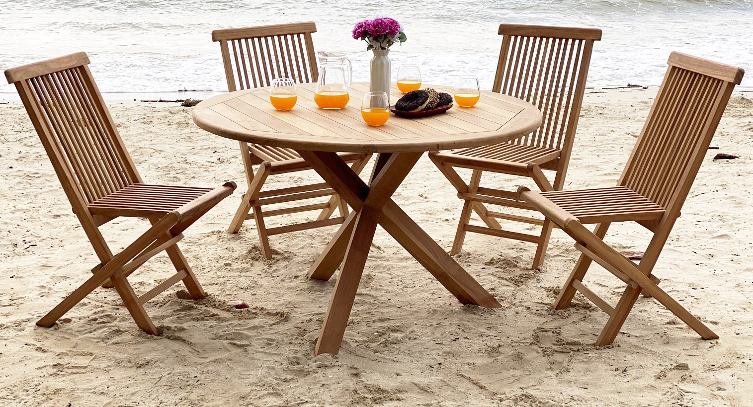 Eetgroep Saltö: Saltö ronde tafel Ø120 cm inclusief 4 teakhouten stoelen Eetgroep Saltö: Saltö ronde tafel Ø120 cm inclusief 4 teakhouten stoelen