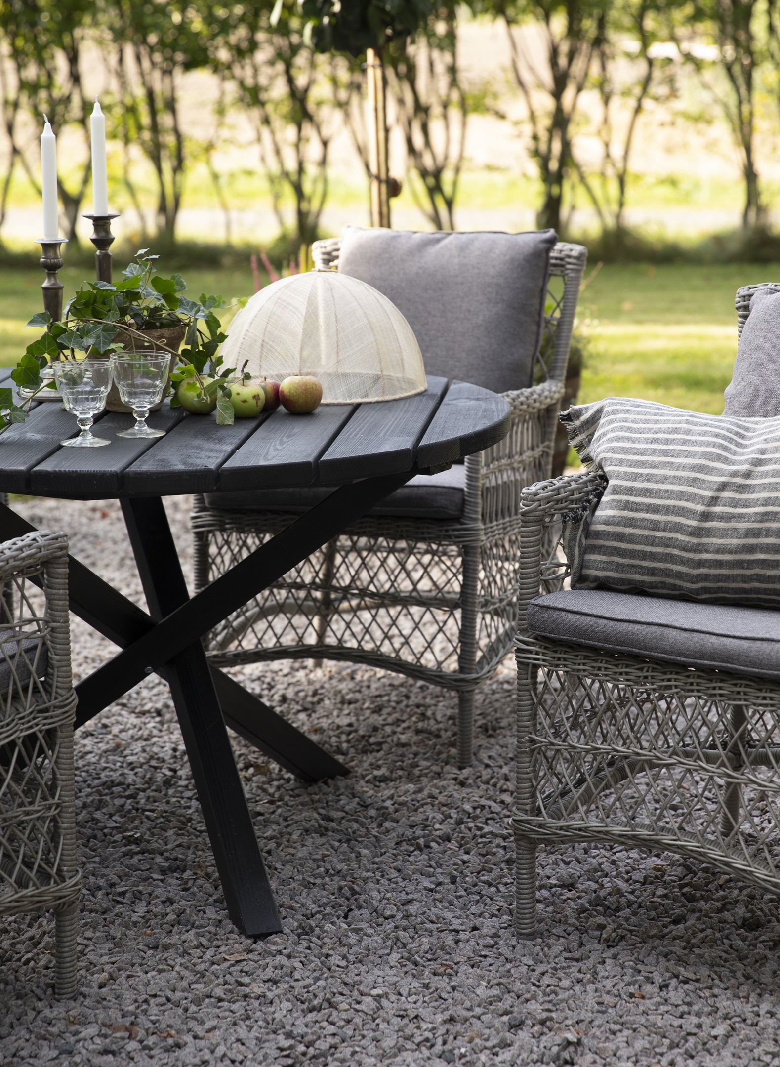 Utebord Ø112 cm svartlaserad - Scottsdale Utebord Ø112 cm svartlaserad - Scottsdale