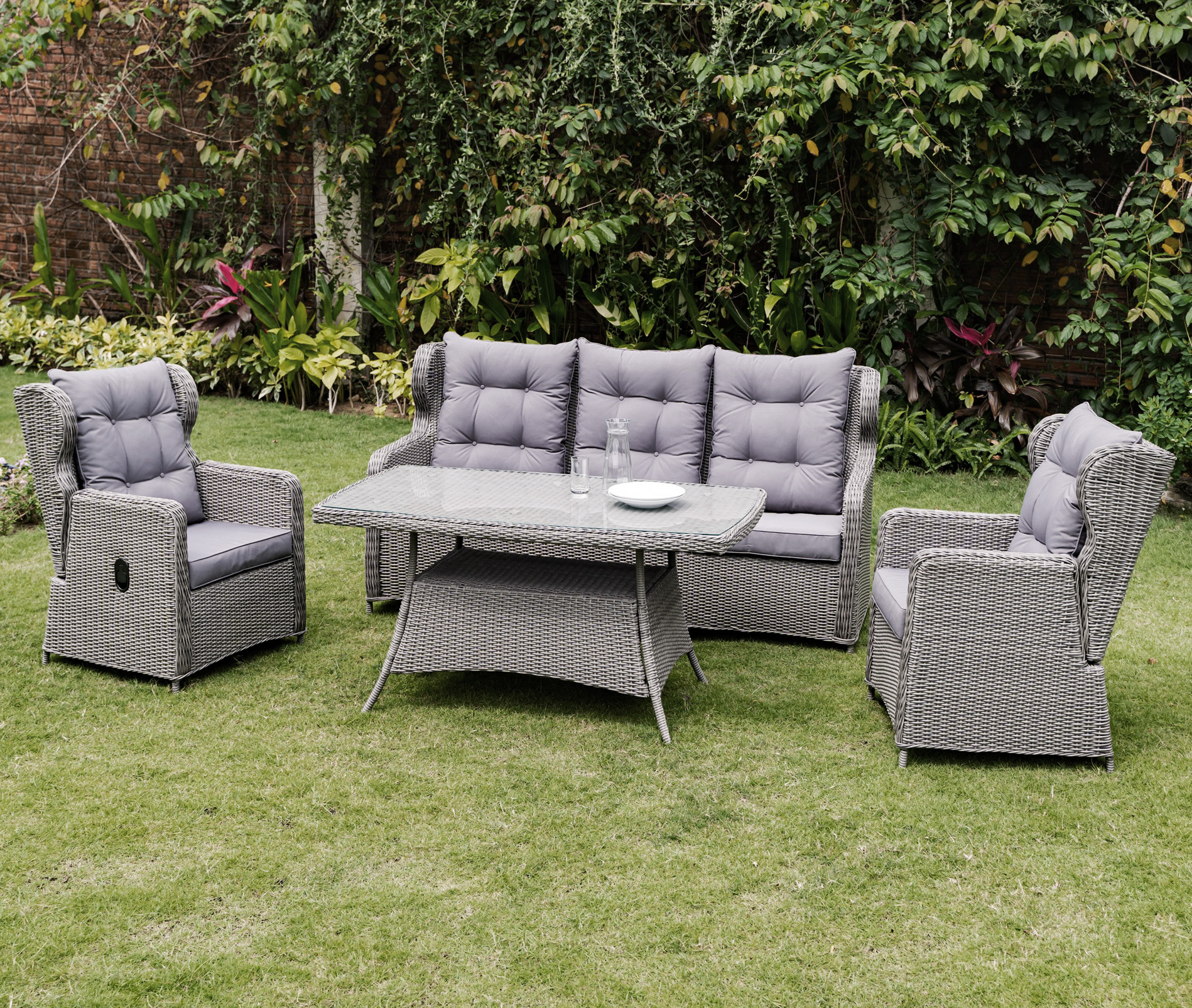 California utemöbelgrupp med recliner soffa, fåtöljer och bord - Grå konstrotting California utemöbelgrupp med recliner soffa, fåtöljer och bord - Grå konstrotting