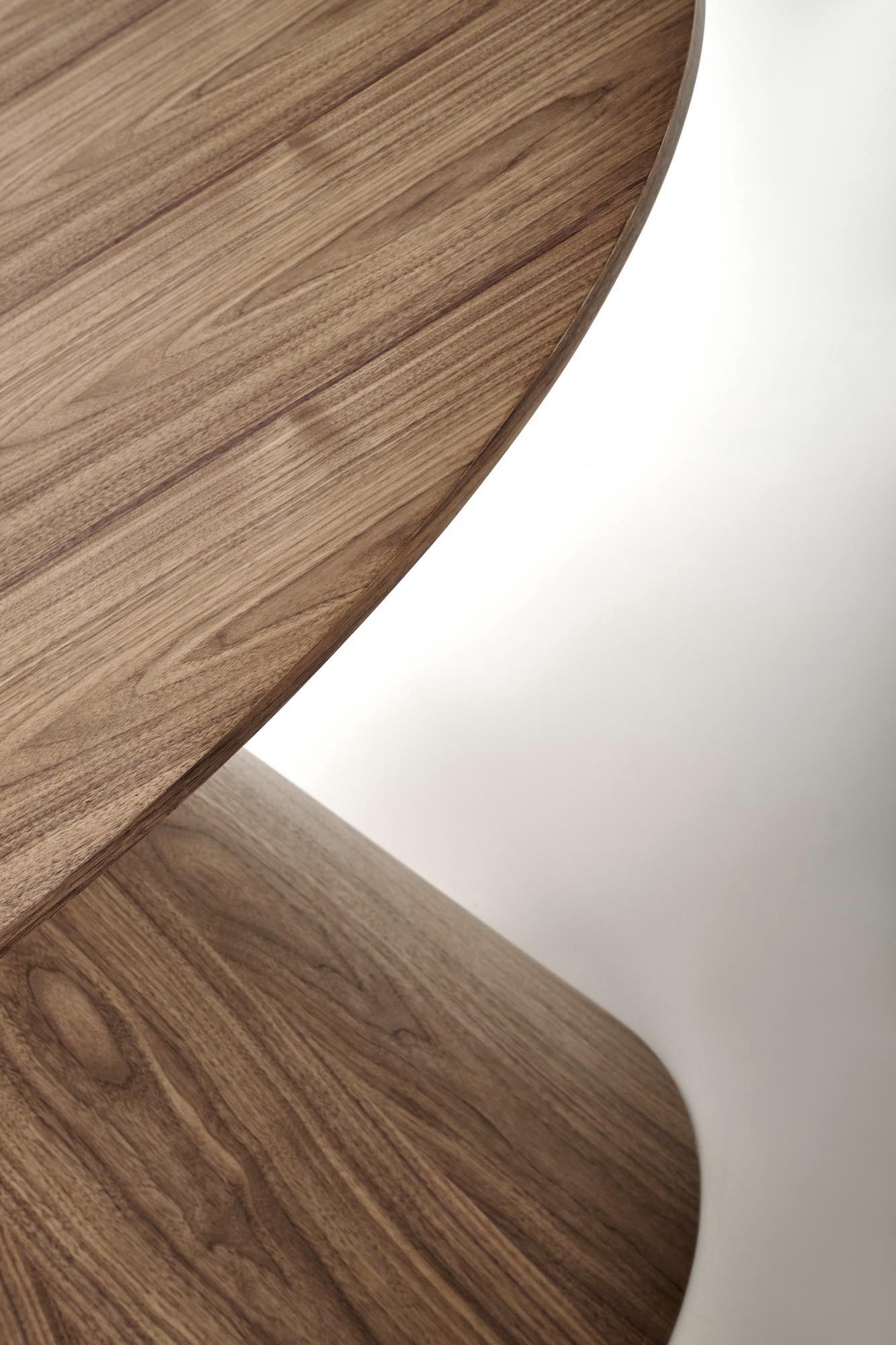 Runt soffbord i valn�t �80 cm