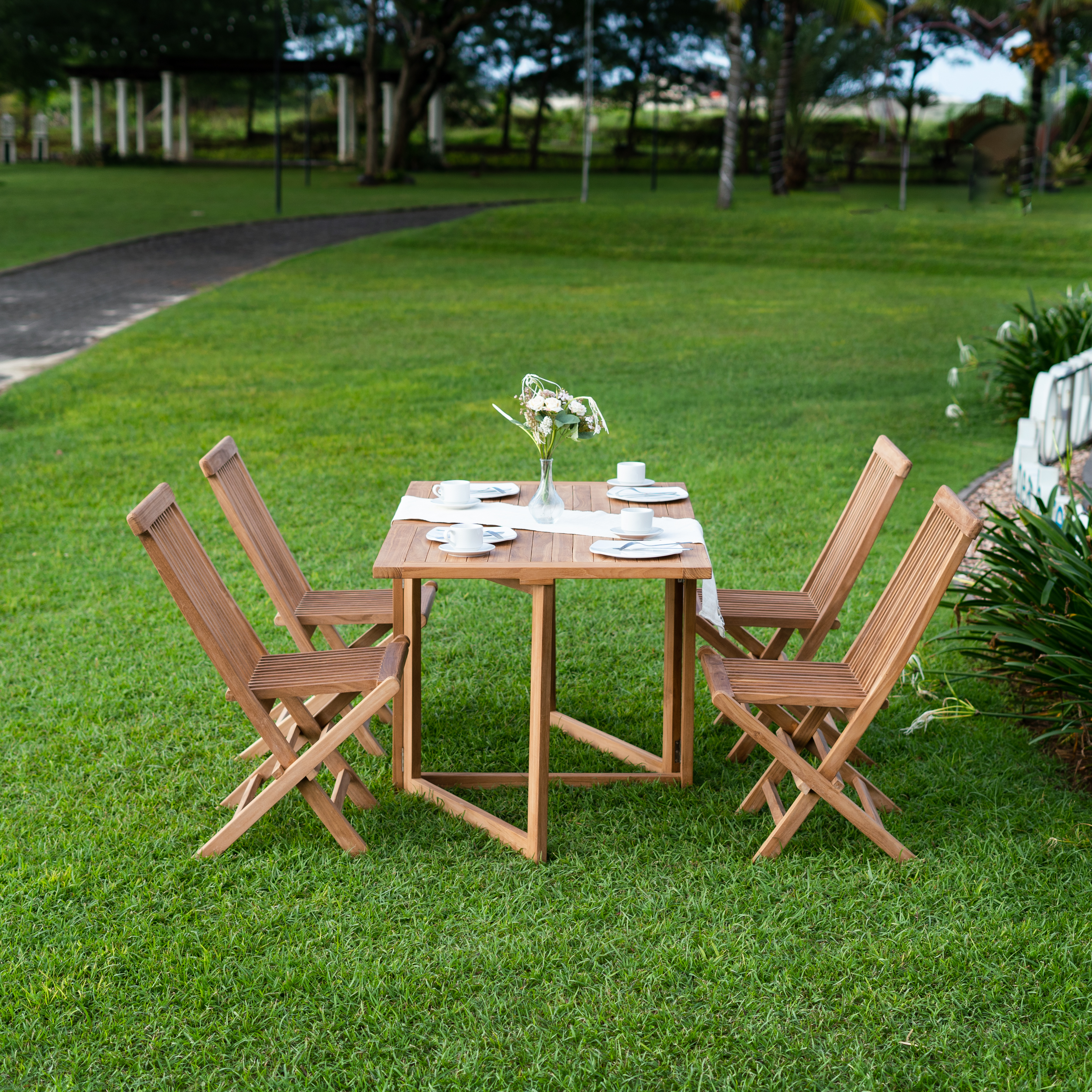 Saltö utematgrupp klaffbord med 4 st matstolar - Teak Saltö utematgrupp klaffbord med 4 st matstolar - Teak