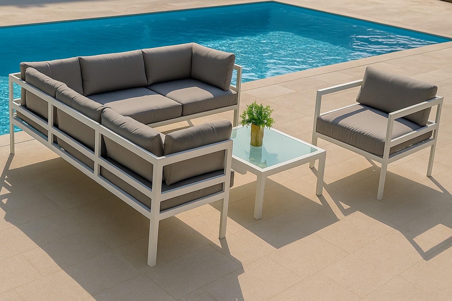 Utegrupp med bord och h�rnsoffa i vit aluminium + Reng�ringsmedel f�r utem�bler