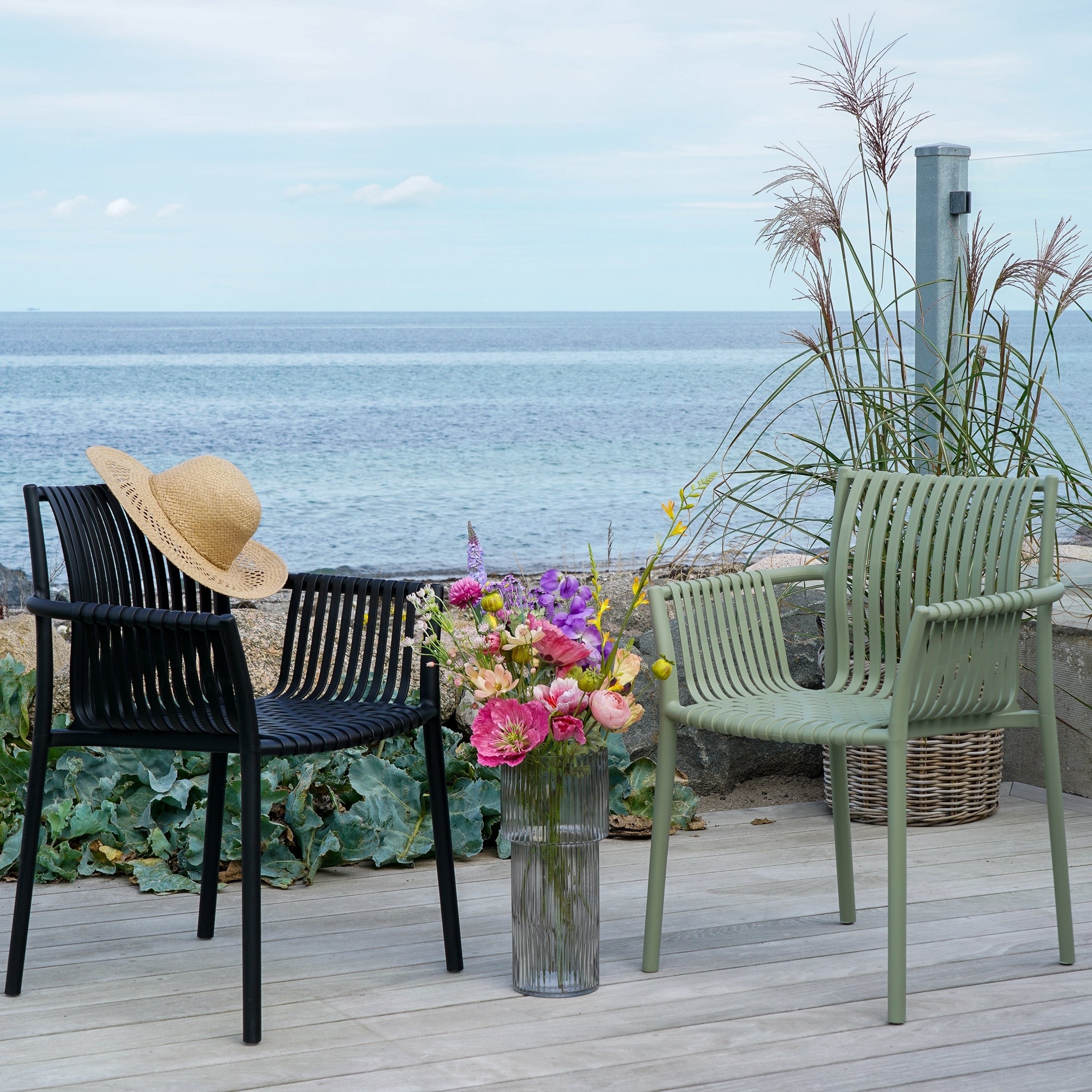 Tulsa utestol gr�n - Stapelbar + Reng�ringsmedel f�r utem�bler