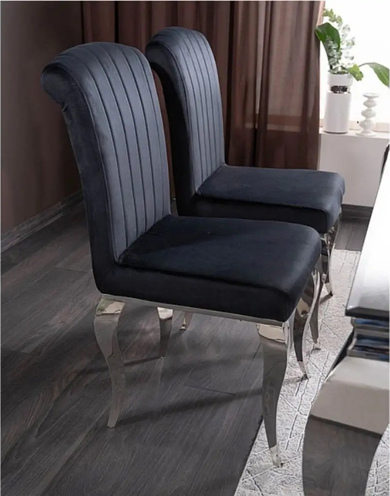 Matstol svart sammet med kromade ben Matstol svart sammet med kromade ben