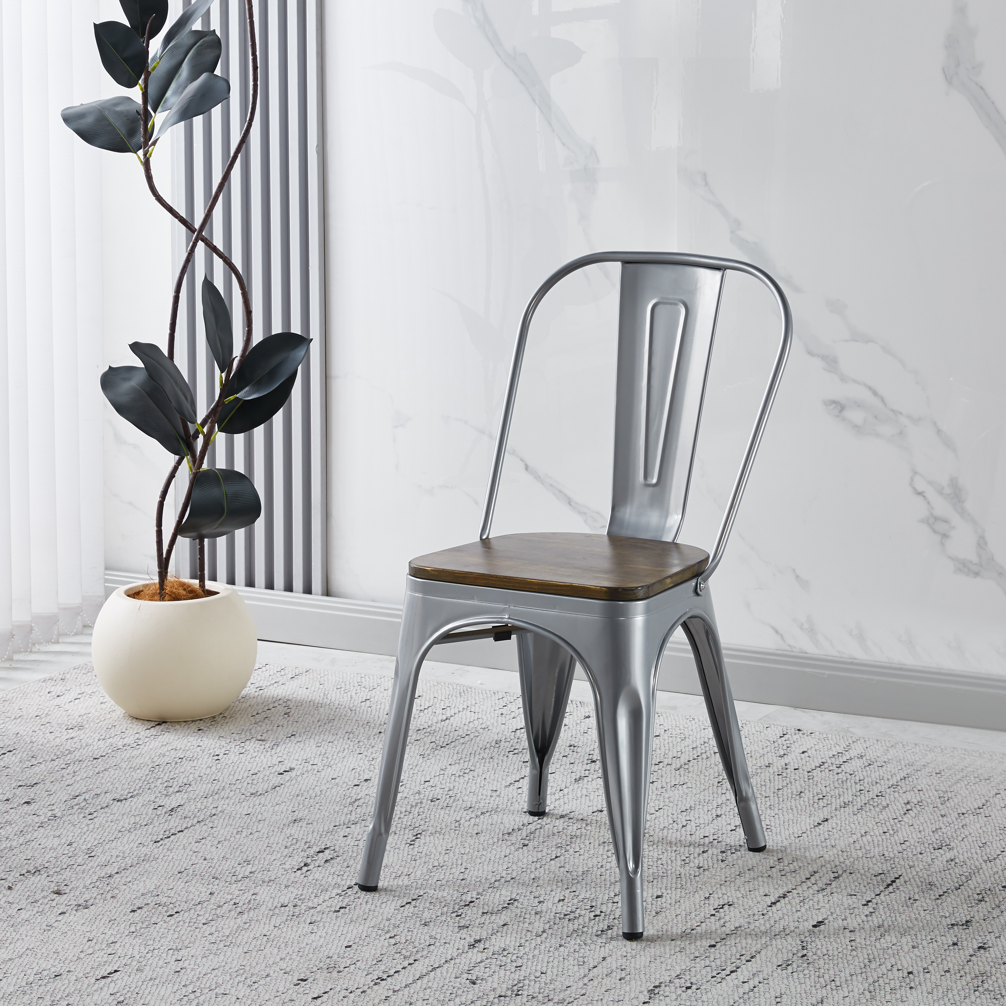 Iris matstol i metall med tr�sits