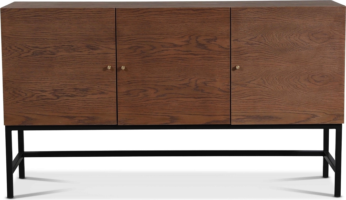 Carl sideboard i brunbetsad ek med 3 d�rrar