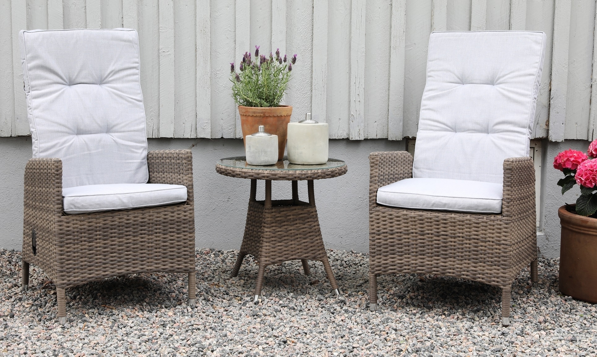 Mariedal utemöbelgrupp ställbara fåtöljer & bord - Natur Mariedal utemöbelgrupp ställbara fåtöljer & bord - Natur