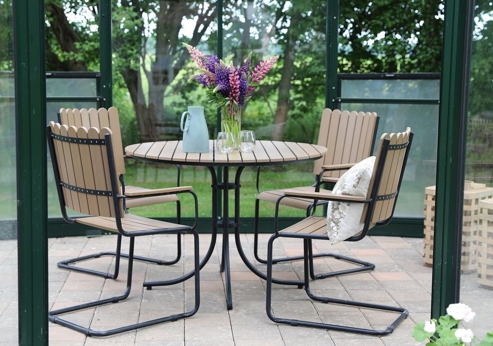 Holmsund matgrupp bord inkl. 4 stolar - Svart/Brun Holmsund matgrupp bord inkl. 4 stolar - Svart/Brun