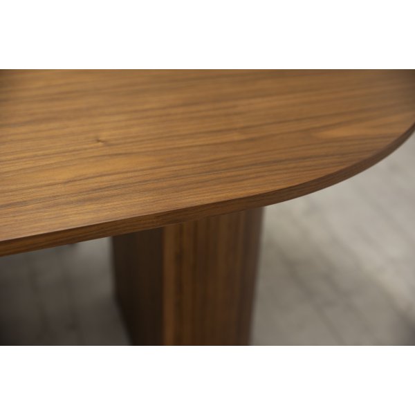 Oliver ovalt matbord i valnöt 200x90 cm Oliver ovalt matbord i valnöt 200x90 cm
