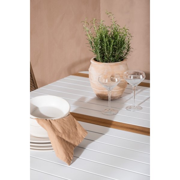 Togo utematgrupp med 4 st Lindos stolar - Vit/Brun Togo utematgrupp med 4 st Lindos stolar - Vit/Brun