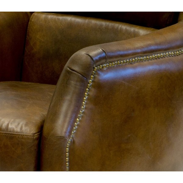 Baker fåtölj - Antikbrunt skinn Baker fåtölj - Antikbrunt skinn