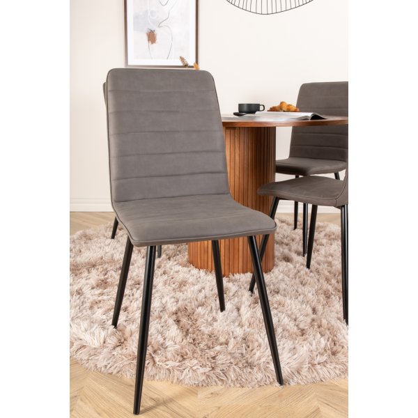 Bianca Matgrupp runt valnöt matbord med 4 st Windu Lyx grå stolar Bianca Matgrupp runt valnöt matbord med 4 st Windu Lyx grå stolar