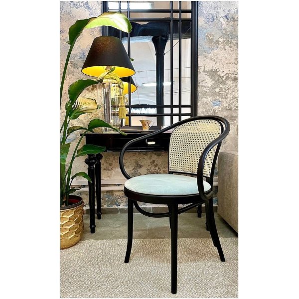 No 30 karmstol med rottingrygg - Valfri färg på stomme och klädsel No 30 karmstol med rottingrygg - Valfri färg på stomme och klädsel