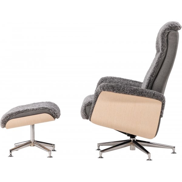 Ulla fåtölj med fotpall i fårskinn - Grå / Whitewash / Krom + Textilrengöring för möbler Ulla fåtölj med fotpall i fårskinn - Grå / Whitewash / Krom + Textilrengöring för möbler