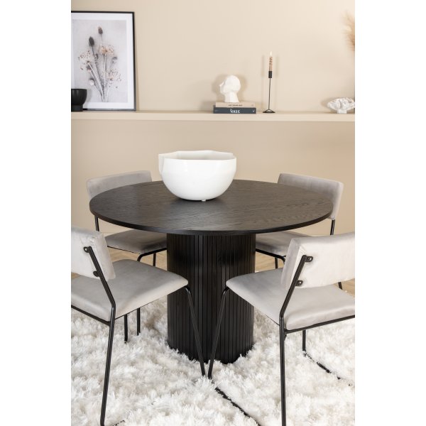 Bianca Matgrupp runt svart matbord med 4 st Kenth grå stolar Bianca Matgrupp runt svart matbord med 4 st Kenth grå stolar