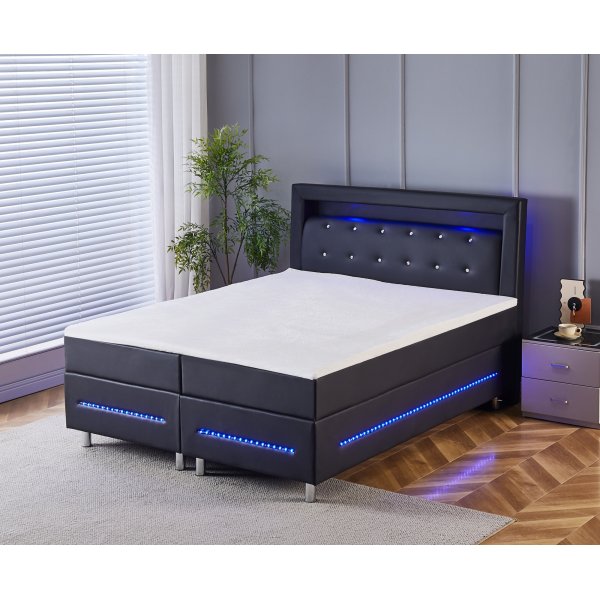 New York svart dubbelsäng med LED-belysning 180 x 200 cm + Textilrengöring för möbler New York svart dubbelsäng med LED-belysning 180 x 200 cm + Textilrengöring för möbler