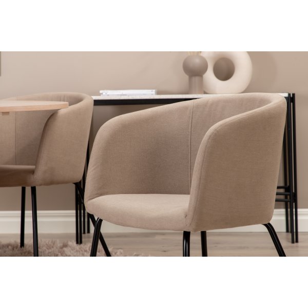 Bianca Matgrupp runt vitputsat matbord med 4 st Berit beige polyesterlinne stolar