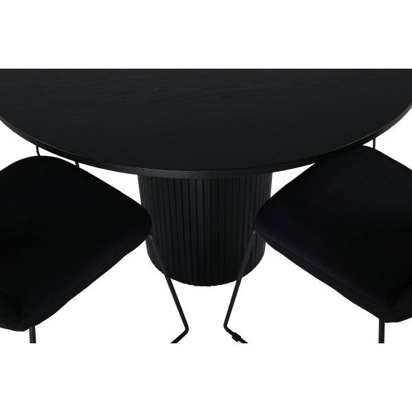 Bianca Matgrupp runt svart matbord med 4 st Muce svart stolar Bianca Matgrupp runt svart matbord med 4 st Muce svart stolar