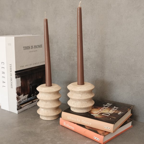 Ljushållare i beige Travertinmarmor - 2 delar Ljushållare i beige Travertinmarmor - 2 delar