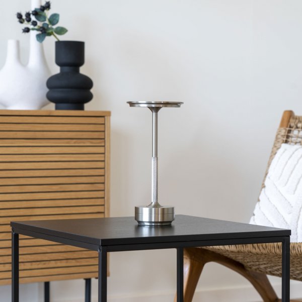 Lyneham uppladdningsbar LED bordslampa - Silver Lyneham uppladdningsbar LED bordslampa - Silver