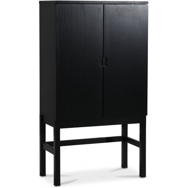 Level skåp i svartbetsad ek med släta dörrar Level skåp i svartbetsad ek med släta dörrar