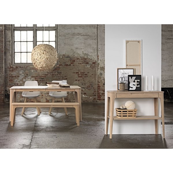 Odessa sittbänk i oljad ek Odessa sittbänk i oljad ek