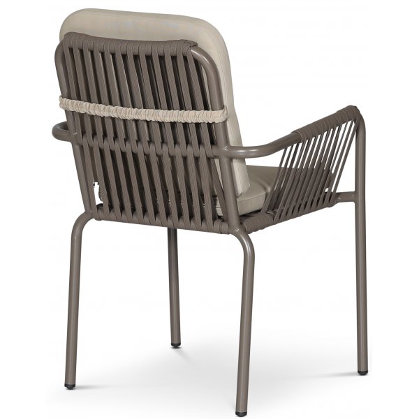 Stapelbar utestol grå med beige dyna Stapelbar utestol grå med beige dyna