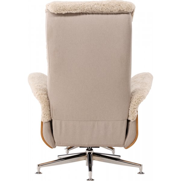 Ulla fåtölj med fotpall i fårskinn - Beige / Ek / Krom + Textilrengöring för möbler Ulla fåtölj med fotpall i fårskinn - Beige / Ek / Krom + Textilrengöring för möbler