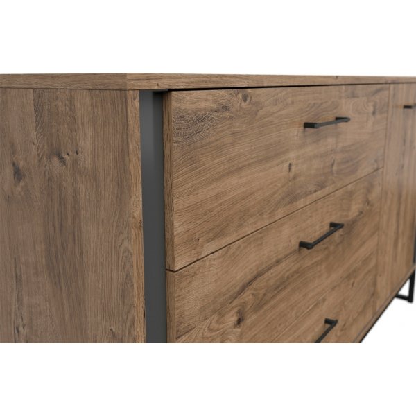 Loft skänk - Mörk ek Loft skänk - Mörk ek