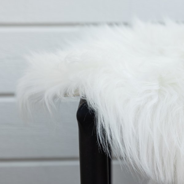 Piège Katy 180 x 55 cm - Fausse fourrure blanche Piège Katy 180 x 55 cm - Fausse fourrure blanche