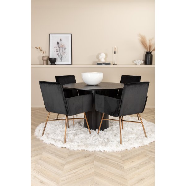 Bianca Matgrupp runt svart matbord med 4 st Petra svart stolar Bianca Matgrupp runt svart matbord med 4 st Petra svart stolar