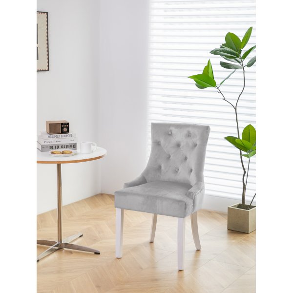 Matstol ljusgrå sammet - Tuva Decotique + Möbeltassar Matstol ljusgrå sammet - Tuva Decotique + Möbeltassar