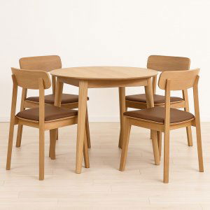 Matgrupp Genova 90–130x90 cm i oljad ek med 4 st Kleppen stolar i ek och brun PU Matgrupp Genova 90–130x90 cm i oljad ek med 4 st Kleppen stolar i ek och brun PU