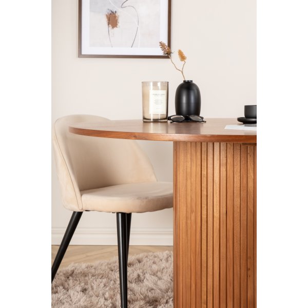 Bianca Matgrupp runt valnt matbord med 4 st Velvet beige stolar